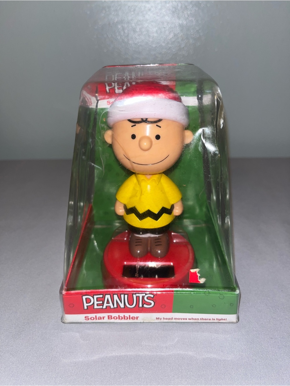 Peanuts Charlie Brown Solar Powered Bobblehead Christmas Collectible Brand New